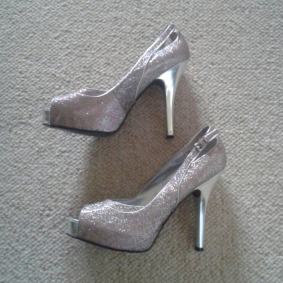 Guess Silver - Sparkly shoes/stilettos - Picture 2 of 4